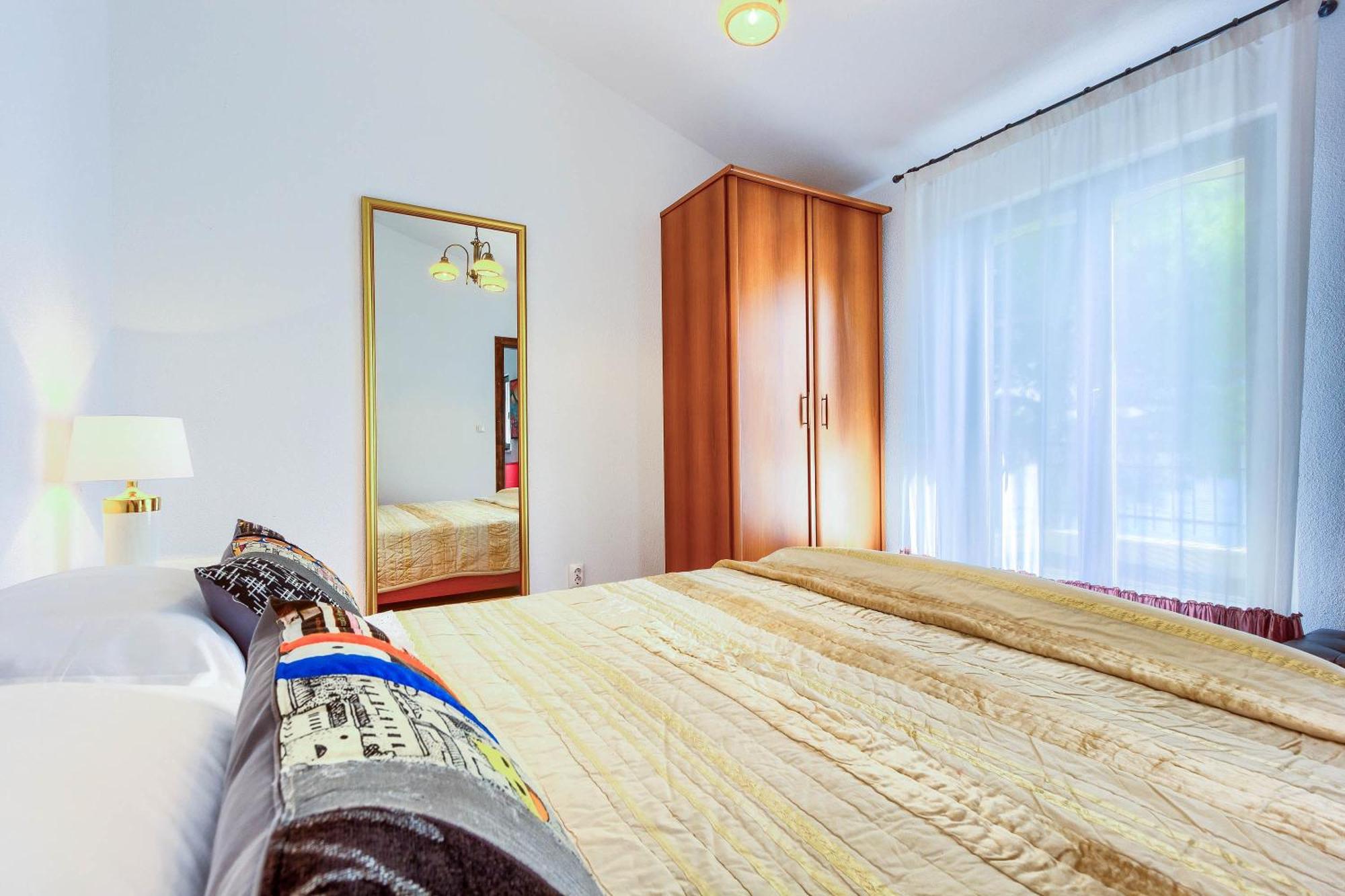 Family Friendly Seaside Apartments Rogoznica - 2010 الغرفة الصورة